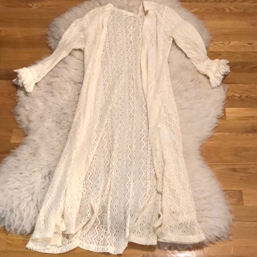 HOLLISTER LACE KIMONO